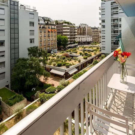Eiffel Tower - 2br With Balcony - Cityapartmentstay Apartment Paris