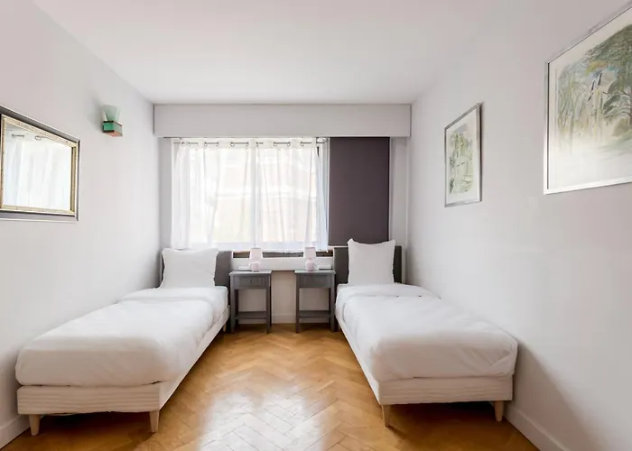 Eiffel Tower - 2br With Balcony - Cityapartmentstay Appartement